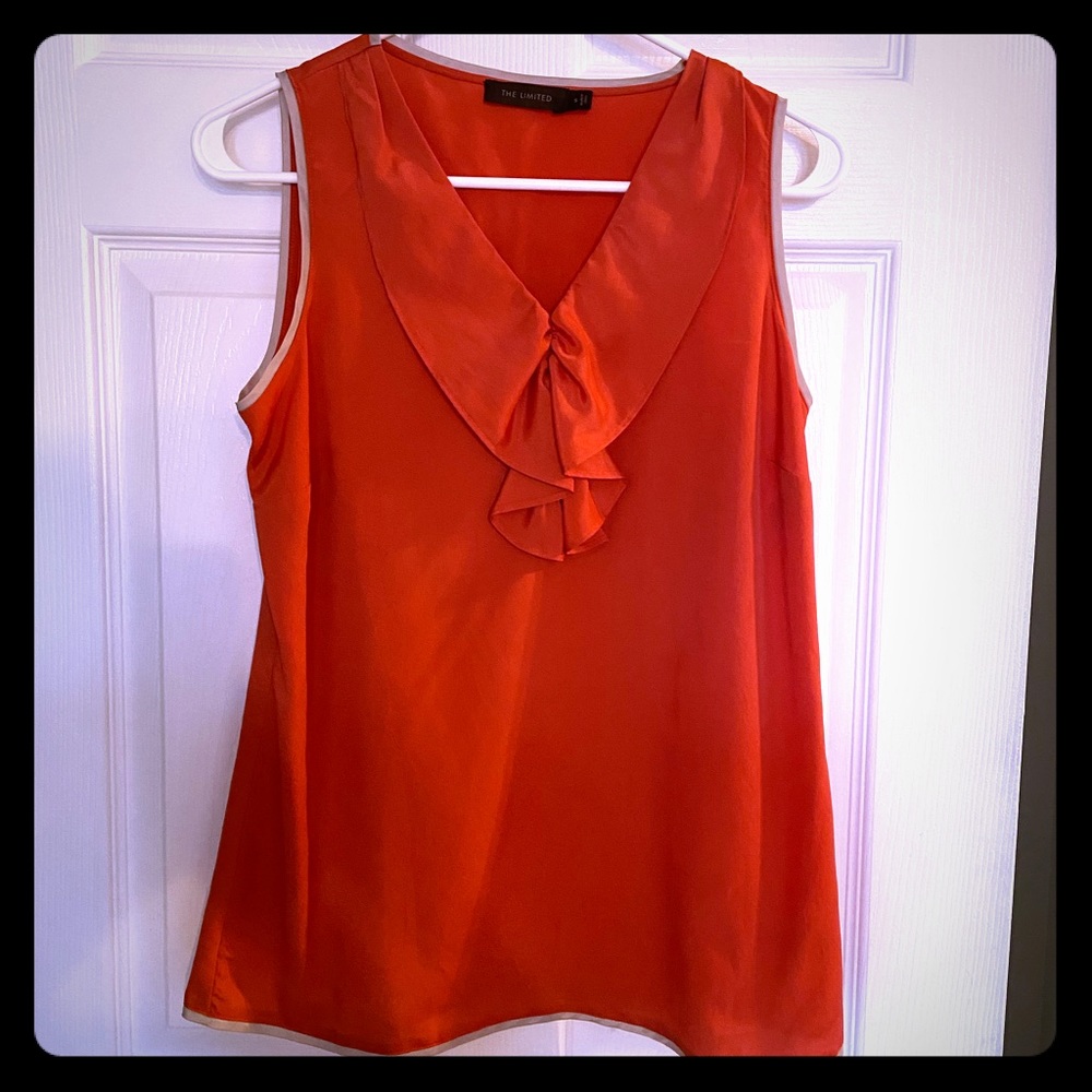 Sleeveless dress shirt